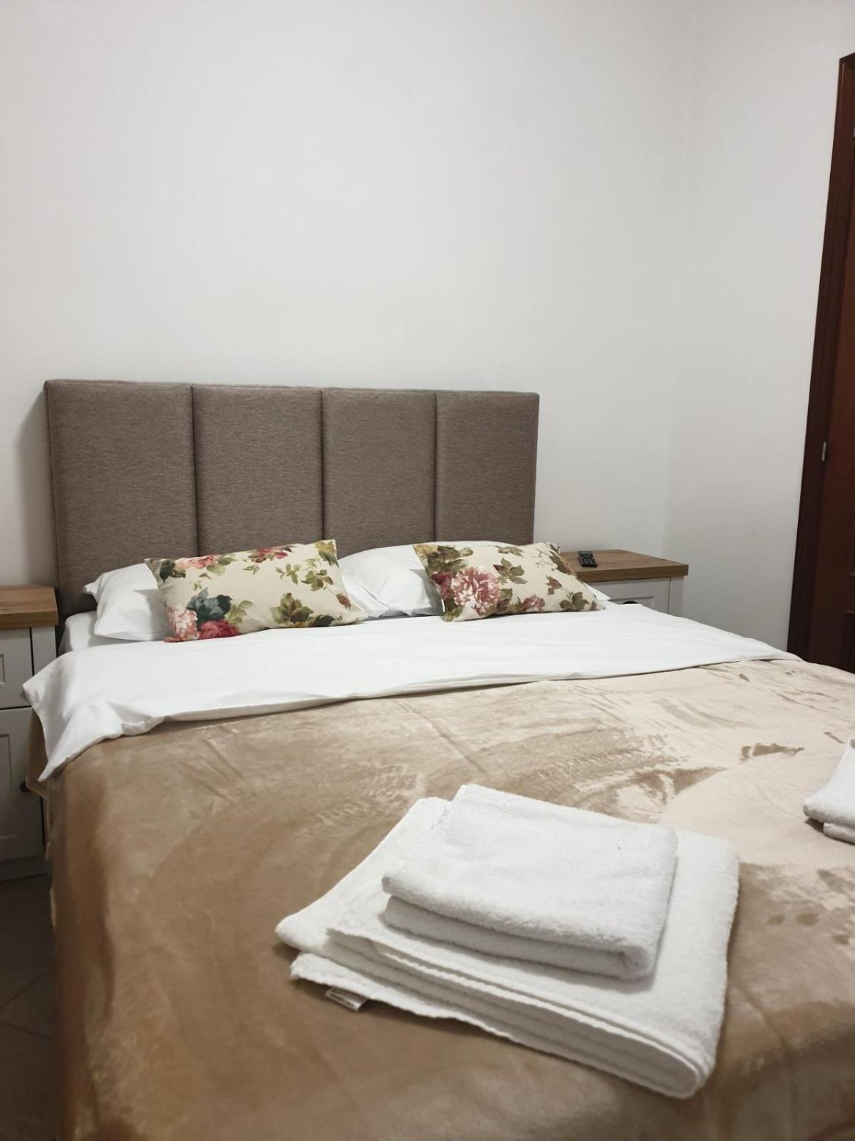 Ana'S Place Near The Sea Kotor Luaran gambar