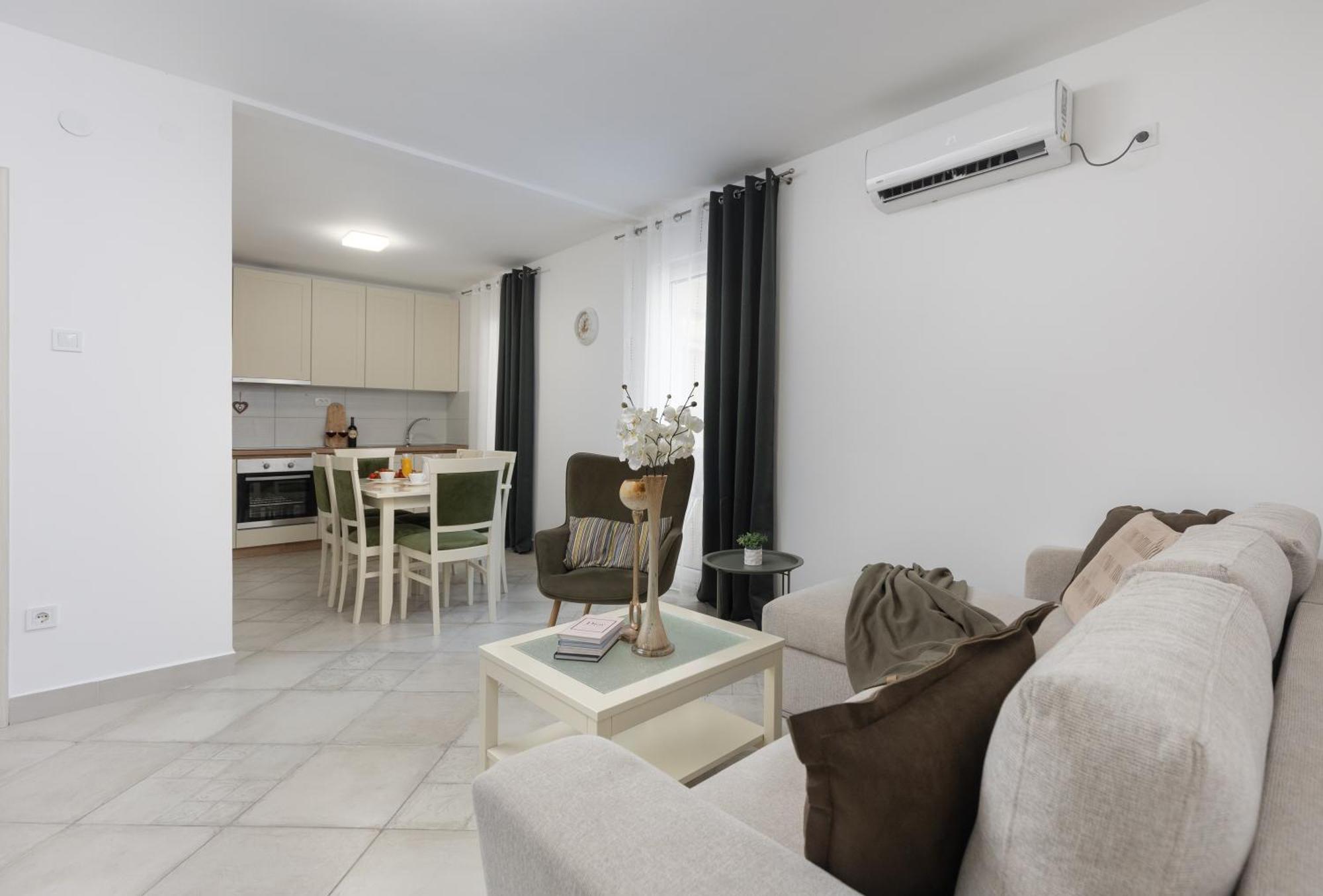 Ana'S Place Near The Sea Kotor Luaran gambar