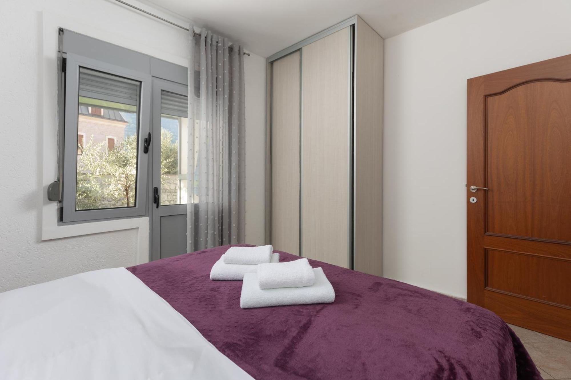 Ana'S Place Near The Sea Kotor Luaran gambar